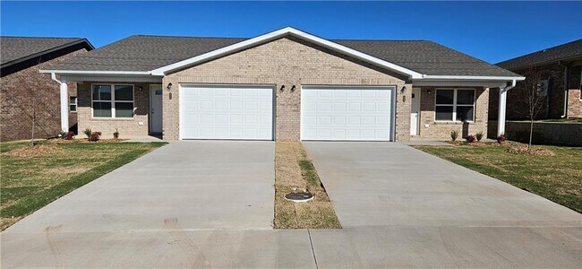 Photo - 606 NW 69th Ave Townhome