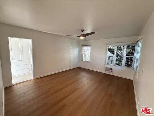 Photo - 1157 N Genesee Ave