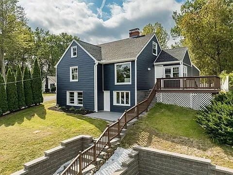 Building Photo - Home is completely renovated