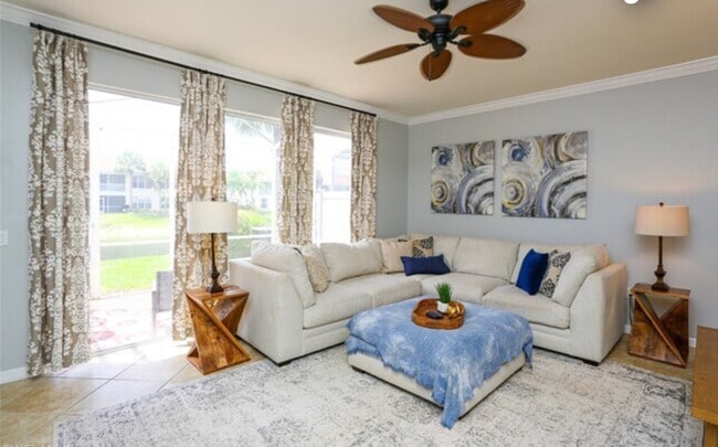 Photo - 960 Hampton Cir