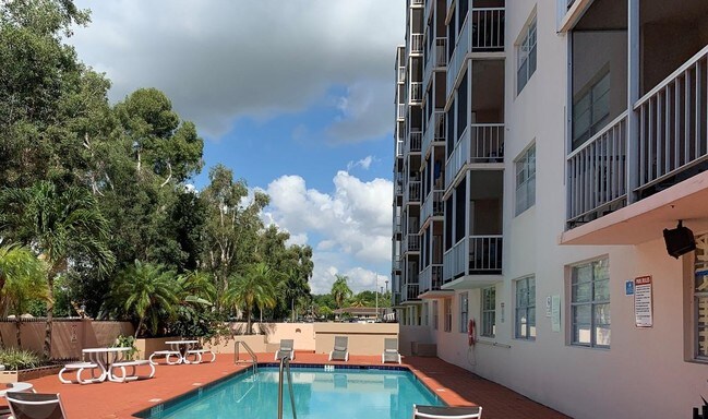 Photo - 1251 NE 108th St Unidad 318 Rental