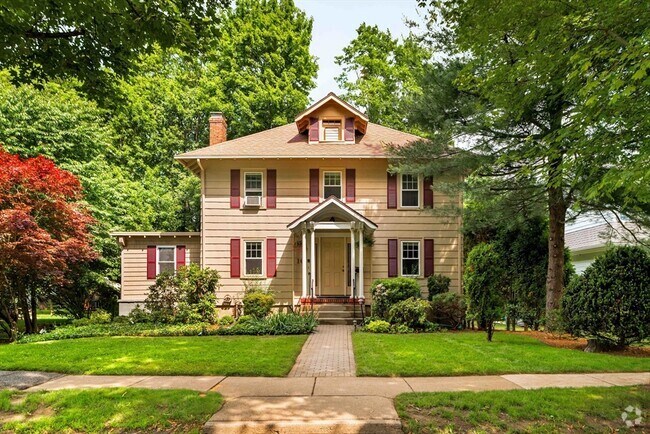 Building Photo - 16 Chapin Rd Rental