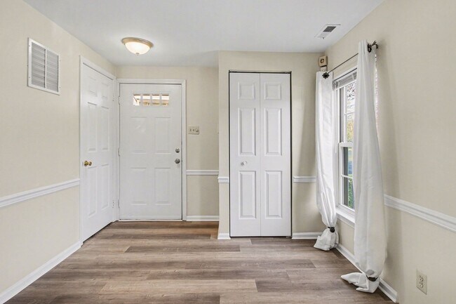 Photo - Beautiful Spacious Townhome