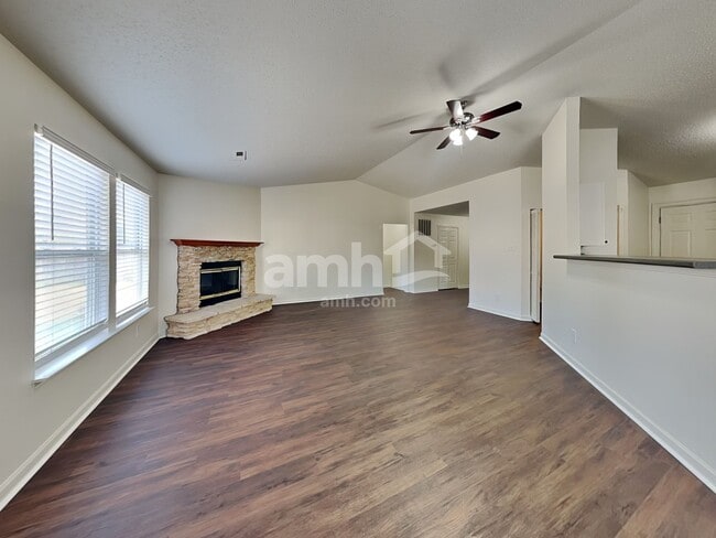 Photo - 5624 Grassy Bank Dr