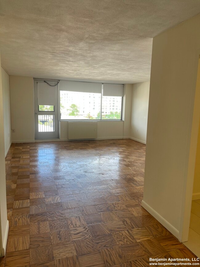 Building Photo - 71 Monmouth St Unit 1 Rental