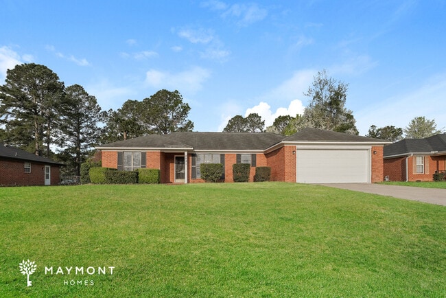 Building Photo - Bright 3 Bedroom Home with High Ceilings