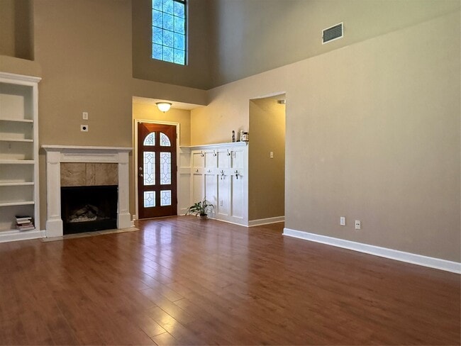 Building Photo - 1026 St John Dr