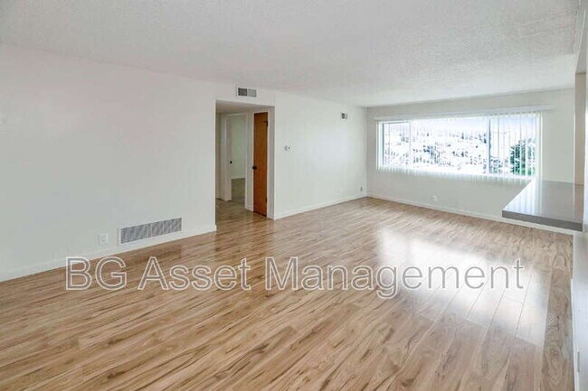 Photo - 480 Crescent St