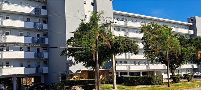 Building Photo - 1425 Atlantic Shores Blvd Rental