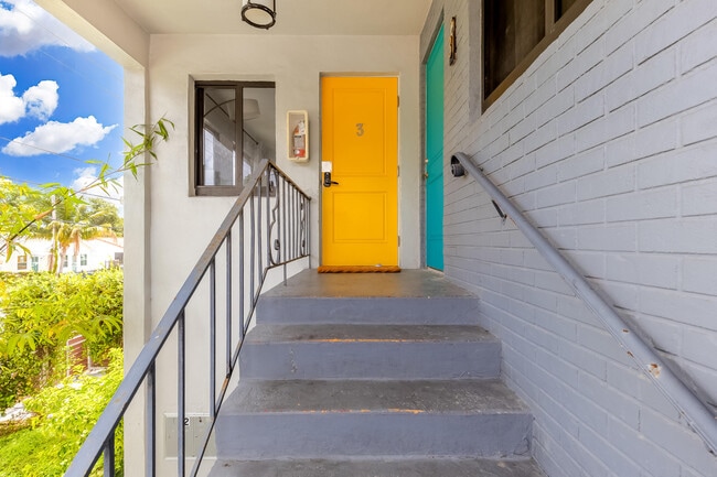 Building Photo - 168 NW 53rd St Rental
