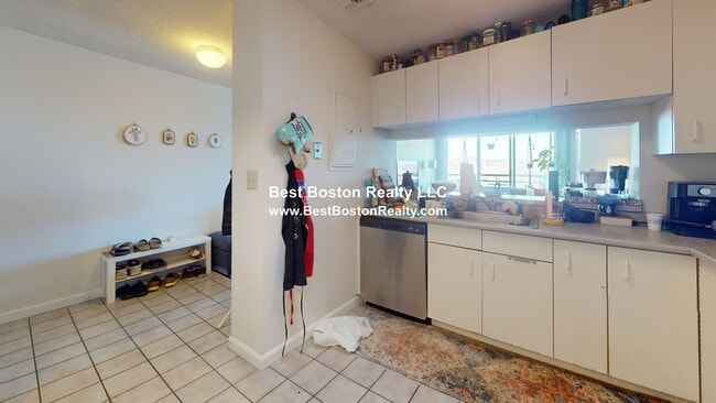 Photo - 175 Beacon St Unidad 410