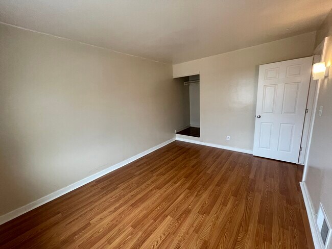 Photo - 343 Hemlock Dr