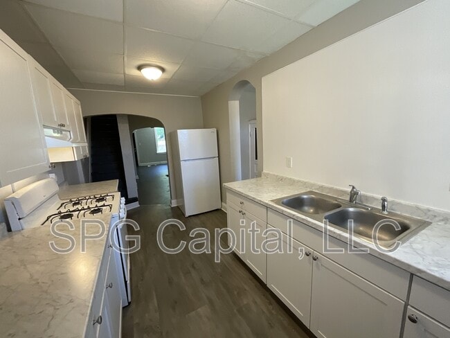 Photo - 242 S 2nd St