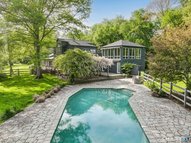 Photo - 6 Old Orchard Dr