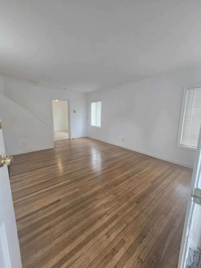 Living room - 3700 Magee Ave Unit 3700 Magee Oakland