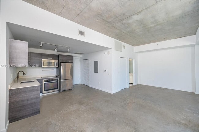 Photo - 151 SE 1st St Unit 909