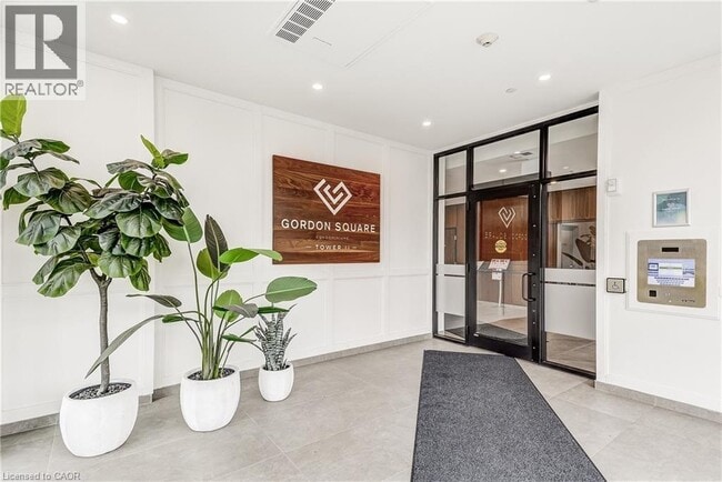 Photo - 1880 Gordon St Unité 101