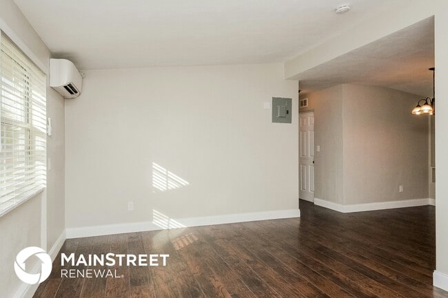 Photo - 214 Poinciana Cir