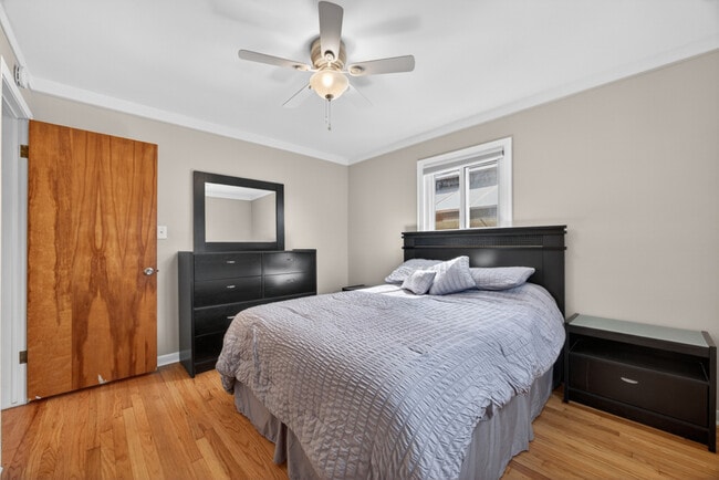 Photo - 2405 Sherwood St