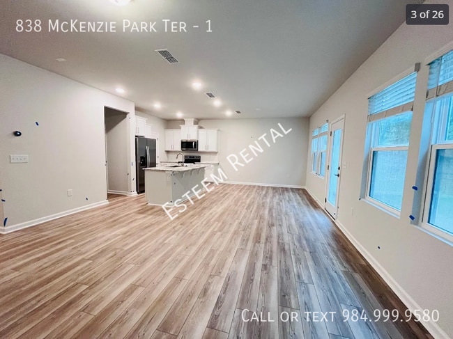 Photo - 838 McKenzie Pk Ter