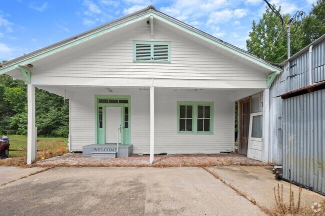 Building Photo - 6477 Joe Daniel Rd Rental