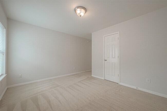 Photo - 18118 Billabong Crescent Ct