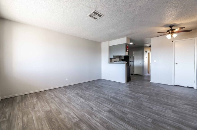 Building Photo - 419 N 15th St Unit 419 15th Street #4 Rental