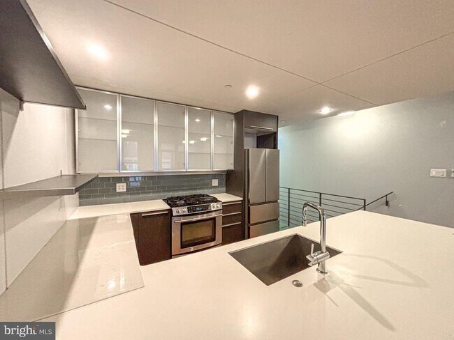 Photo - 149 W Laurel St