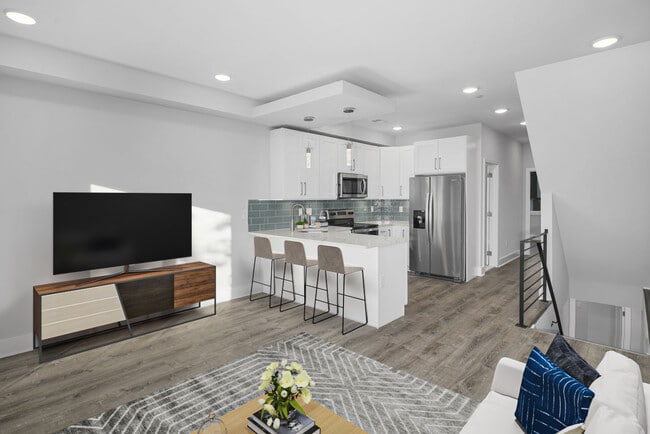 Building Photo - 1302 N Marshall St Unit A Rental