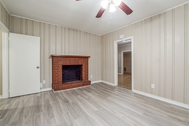 Photo - 415 N Pine St