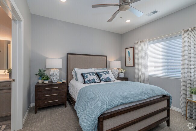 2BD, 2BA - 1070SF - Primary Bedroom