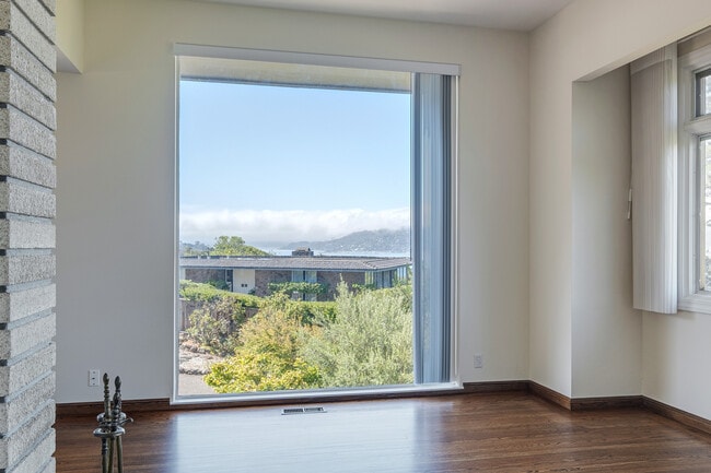 Photo - 90 Geldert Dr