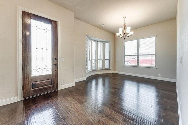 Photo - 4822 Windfern Way
