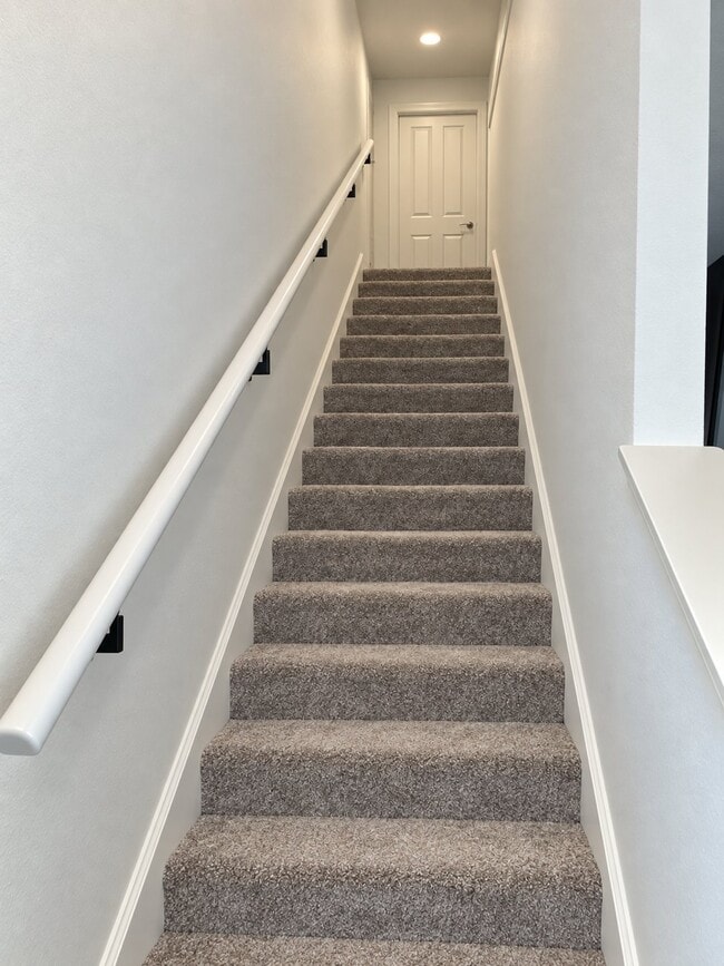 6100 Acara Ln