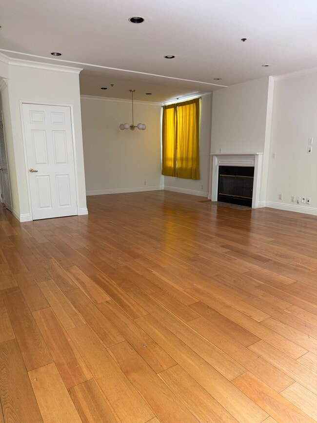 1238 S Holt Ave Unidad Holt
