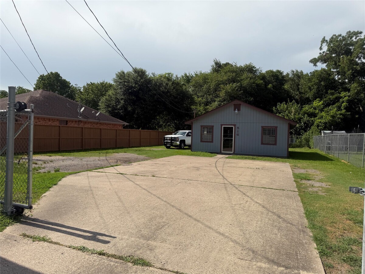 Photo - 516 Battlebell Rd