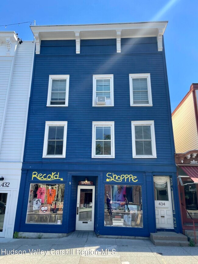 Photo - 434 Warren St