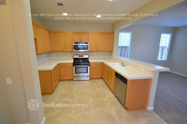 Photo - 2748 Cobbler St