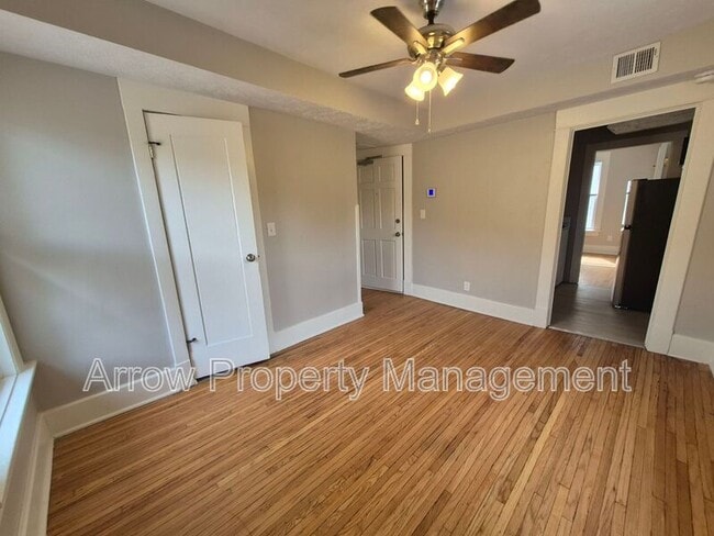 Photo - 2727 P St Unit 3
