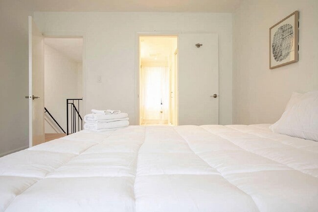 Photo - 1321 I St NE