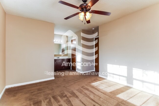 Photo - 205 Bob White Ave