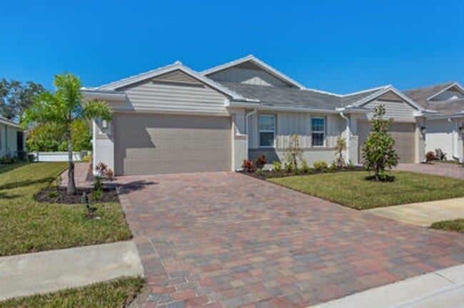 Photo - ANNUAL RENTAL AVAILABLE FOR ASAP MOVE-IN!!