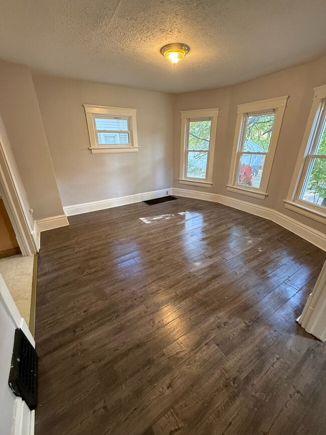 Photo - 503 Spicer Street