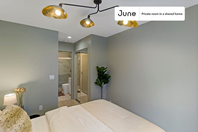 Photo - Room in Shared 5 bed/3.5 bath home Unit D