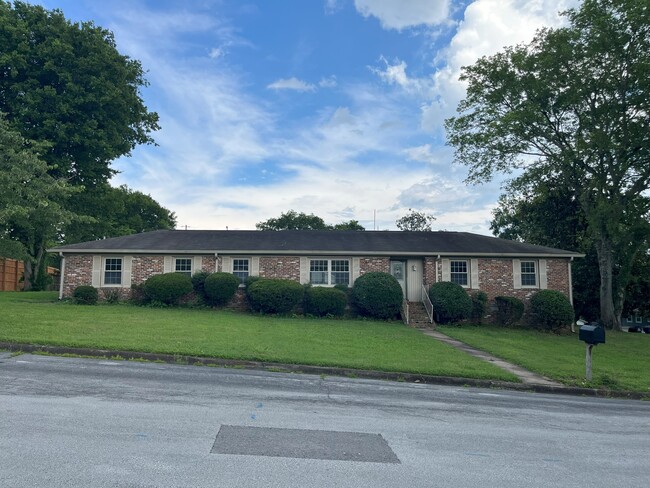 Building Photo - 200 Sewanee Cir Rental