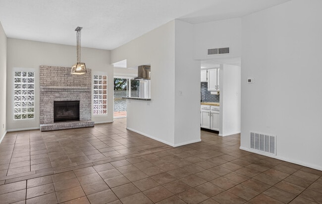 Photo - 10501 Delicado Pl NE