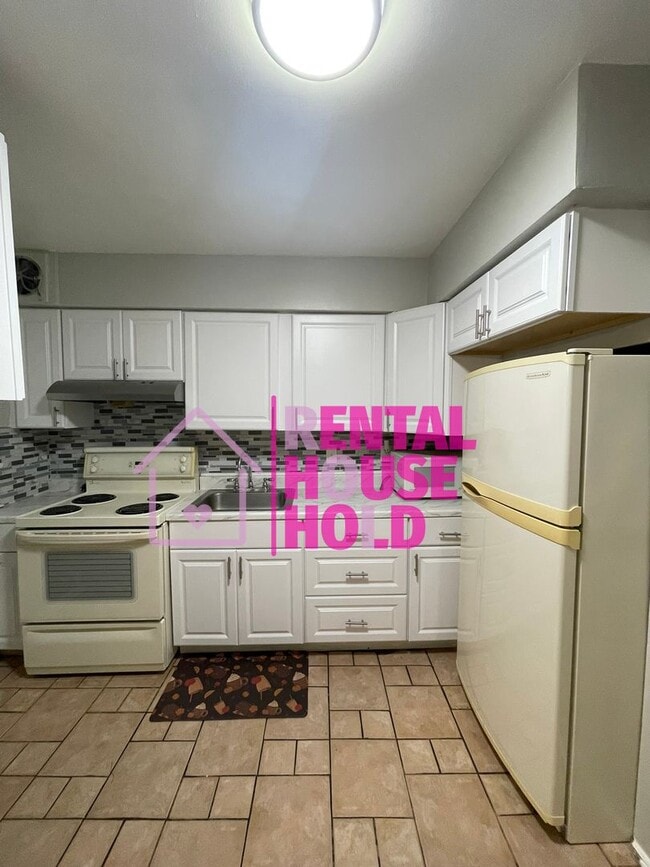 Photo - 2 Bedroom 1 Bath Condo-Security Deposit Sl...