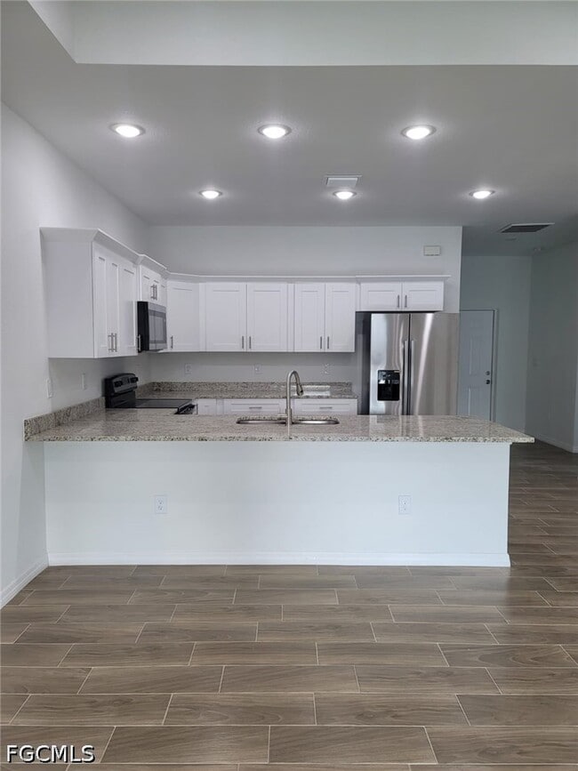 Photo - 684 Thomas Sherwin Ave S