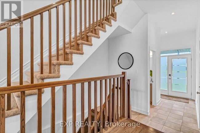 Photo - 49 Salamander Wy