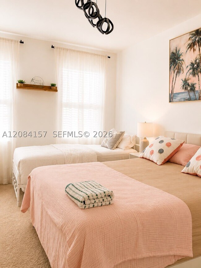137 NE 14th Ave